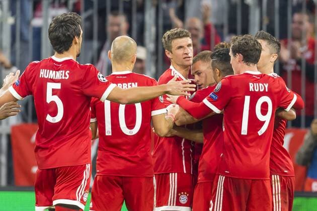 GER, UEFA CL, FC Bayern Muenchen (GER) vs Celtic Glasgow (GB) 18.10.2017, Allianz Arena, Muenchen, GER, UEFA CL, FC Bayern Muenchen (GER) vs Celtic Glasgow (GB), Gruppe B, im Bild Jubel nach dem Tor zum 2-0 durch Joshua Kimmich (FCB 32) mit Mats Hummels (FCB 5) Arjen Robben (FCB 10) Thomas Mueller (FCB 25) Sebastian Rudy (FCB 19) Robert Lewandowski (FCB 9)