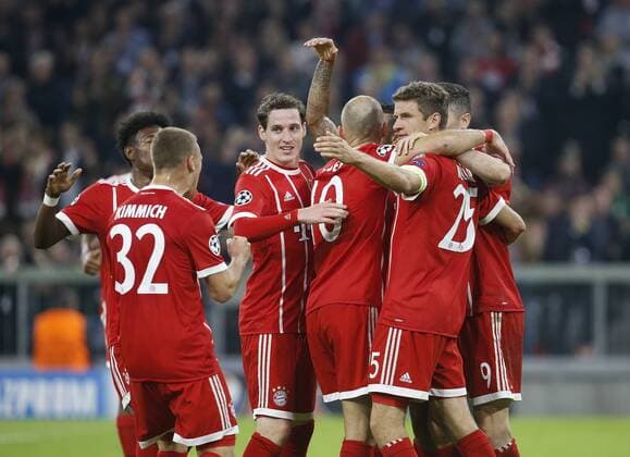 Torjubel 1:0 München, Torschüte Thomas Müller (Bayern, rechts) . FC Bayern München-Celtic Glasgow . München, GER, 18.10.2017, Fussball-Champions League 2017 2018 .