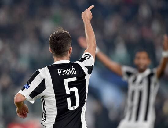 Fußball, CL, Juventus Turin - Sporting Lissabon Esultanza dopo il gol di Miralem Pjanic Juventus. Goal celebration. Torino 18-10-2017 Allianz Stadium Football Calcio Champions League Group D Juventus - Sporting CP Foto Andrea Staccioli Insidefoto andreaxstaccioli