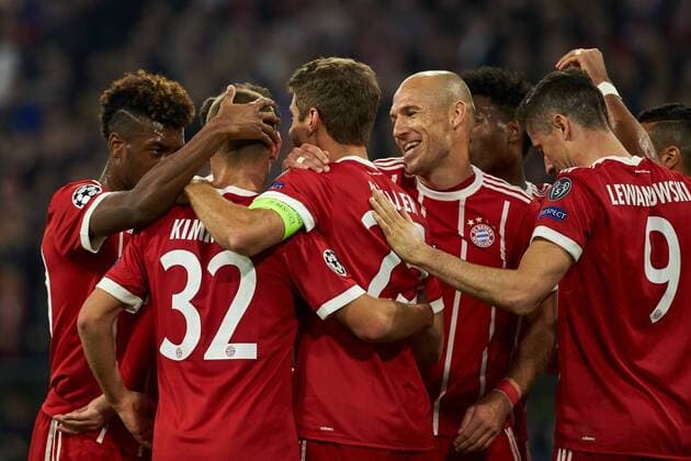 Muenchen, Deutschland 17.10.2017, UEFA Champions League - 2017 18 Season, Gruppenphase - Gruppe B - 3. Spieltag, FC Bayern Muenchen - Celtic Glasgow , Torjubel bei Kingsley Coman (FCB), Joshua Kimmich (FCB), Torschuetze Thomas Mueller (FCB), Arjen Robben (FCB) und Robert Lewandowski (FCB) v.l. ( DeFodi501