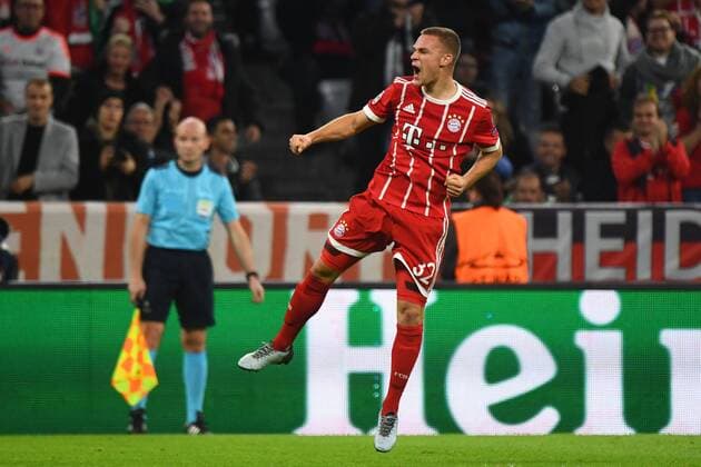18.10.2017, xjhx, Fussball Champions League, FC Bayern Muenchen - Celtic Glasgow, emspor, v.l. Torjubel, Goal celebration, celebrate the goal zum 2:0 durch Joshua Kimmich (FCB - FC Bayern Muenchen) mit der Mannschaft Muenchen