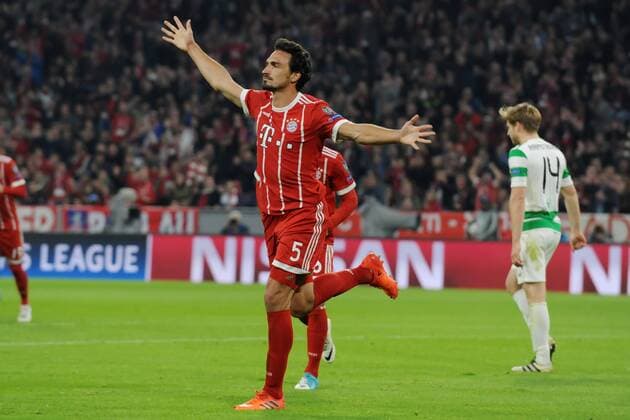 Fußball - Champions League - 03. Spieltag FC Bayern München - Celtic Glasgow am 18.10.2017 in der Allianz Arena in München Jubel, Torjubel, Torschuetze, Torschütze Mats Hummels (Muenchen) jubelt nach seinem Tor zum 3:0.