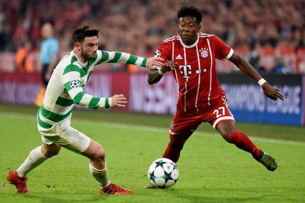 Bilder des Tages - SPORT Patrick Roberts (Celtic Glasgow), David Alaba (FC Bayern Muenchen). Deutschland, Muenchen: Fussball, UEFA Champions League, Matchday 3: FC Bayern Muenchen vs Celtic Glasgow am 18.10.2017, Allianz-Arena.