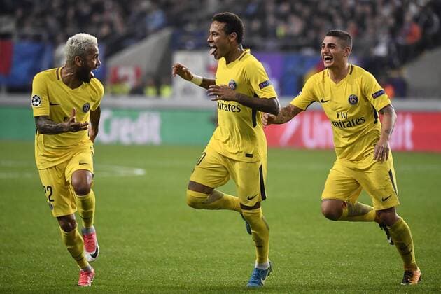 Fußball, CL, RSC Anderlecht - Paris St. Germain PSG s Dani Alves, PSG s Neymar Jr and PSG s Marco Verratti celebrate after scoring during a third game (out of 6) in the group stage (Group B) of the UEFA Champions League competition between Belgian soccer team RSC Anderlecht and French club PSG Paris Saint-Germain, Wednesday 18 October 2017 in Brussels. DIRKxWAEM  x05185474x
