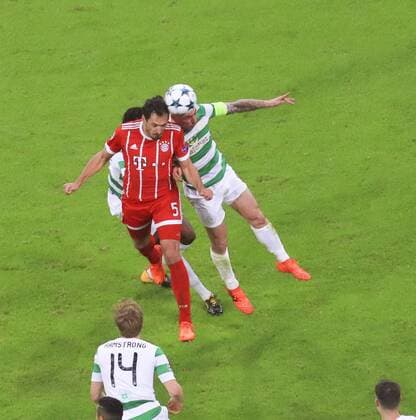 18.10.2017, Fussball UEFA Champions League 2017 2018, Gruppenphase, 3.Spieltag, FC Bayern München - Celtic Glasgow, in der Allianz-Arena München, Kopfballtor zum 3:0 von Mats Hummels (Bayern München).