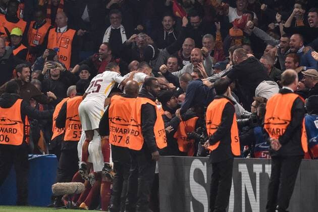 Edin Dzeko of Roma celebrates scoring second goal during the UEFA Champions League Group C match between Chelsea and Roma at Stamford Bridge, London, England on 18 October 2017. Copyright: xGiuseppexMaffiax 17180064