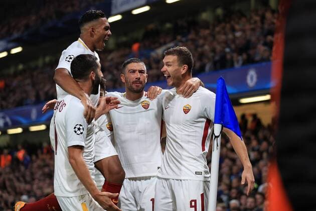 18th October 2017, Stamford Bridge, London, England; UEFA Champions League, Chelsea versus Roma; Edin D& x17e;eko of Roma celebrates with team mates after scoring making it 2-3  ActionPlus11941322