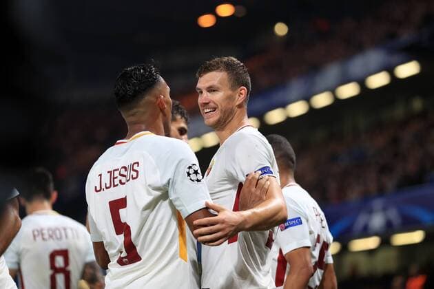 18th October 2017, Stamford Bridge, London, England; UEFA Champions League, Chelsea versus Roma; Edin D& x17e;eko of Roma celebrates with Juan Jesus after scoring making it 2-3  ActionPlus11941324