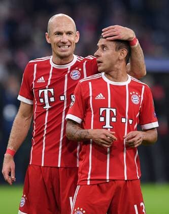 FUSSBALL CHAMPIONS LEAGUE SAISON 2017 2018 GRUPPENPHASE FC Bayern Muenchen - Celtic Glasgow 18.10.2017 Arjen Robben (li) und Rafinha (re, beide FC Bayern Muenchen) Muenchen