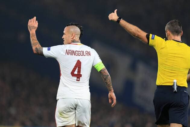 18th October 2017, Stamford Bridge, London, England; UEFA Champions League, Chelsea versus Roma; The referee waves play on to Radja Nainggolan s of Roma surprise  ActionPlus11941369