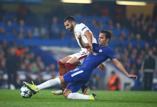 October 18, 2017 - London, United Kingdom - Chelsea s Cesc Fabregas tackles Aleksandar Kolarov of Roma.during UEFA Champions League Group C MATCH 3 match between Chelsea against AS Roma at Stamford Bridge London on 18 Oct 2017 Chelsea FC v AS Roma - UEFA Champions League  - ZUMAn230 20171018_zaa_n230_268 Copyright: xKieranxGalvinx