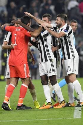 18th October 2017, Juventus Stadium, Turin, Italy; UEFA Champions League, Juventus versus Sporting Lisbon; Juventus players celebrate at the end of the match  ActionPlus11941392