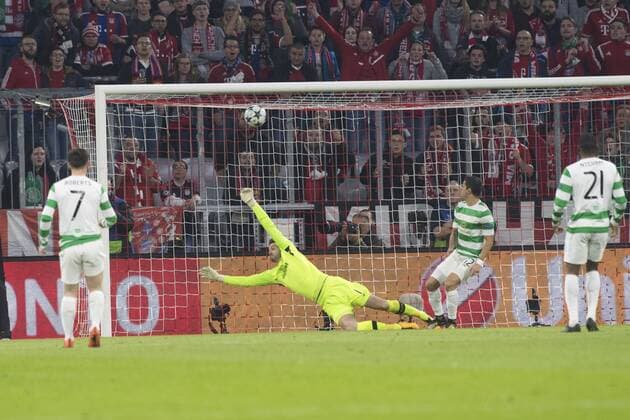 Fussball Champions League Begegnung FC Bayern Muenchen vs. Celtic Glasgow, Allianz Arena Muenchen. 18.10.2017 Im Bild: Craig Gordon Â