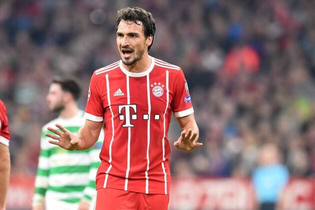 Fußball - Champions League - 03. Spieltag FC Bayern München - Celtic Glasgow am 18.10.2017 in der Allianz Arena in München Mats Hummels (Muenchen) gibt lautstark Anweisungen.