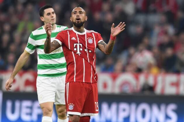 Fußball - Champions League - 03. Spieltag FC Bayern München - Celtic Glasgow am 18.10.2017 in der Allianz Arena in München Arturo Vidal (Muenchen) unzufrieden, enttäuscht, enttaeuscht, niedergeschlagen.