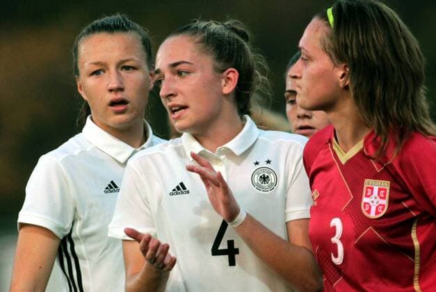 18.10.2017 Belgrade Serbia-Germany U19-Under 19 International Friendly Länderspiel match women s football Tanja Pawollek(L),Sophia Kleinherne(c) Germany : 
