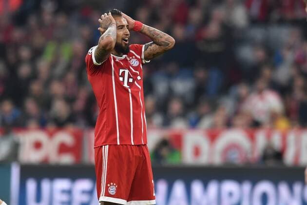Fußball - Champions League - 03. Spieltag FC Bayern München - Celtic Glasgow am 18.10.2017 in der Allianz Arena in München Arturo Vidal (Muenchen) unzufrieden, enttäuscht, enttaeuscht, niedergeschlagen.