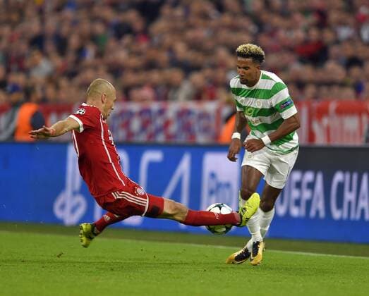 18.10.2017, Fussball UEFA Champions League 2017 2018, Gruppenphase, 3.Spieltag, FC Bayern München - Celtic Glasgow, in der Allianz-Arena München, v.l. Arjen Robben (FC Bayern München) gegen Scott Sinclair (Celtic Glasgow)