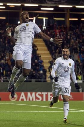 171019 Östersunds Salisu Abdullahi Gero jublar efter 1-1 under fotbollsmatchen i Europa League mellan Östersund och Athletic Bilbao den 19 oktober 2017 i Östersund.  Copyright: NILSxJAKOBSSON BB171019NJ027