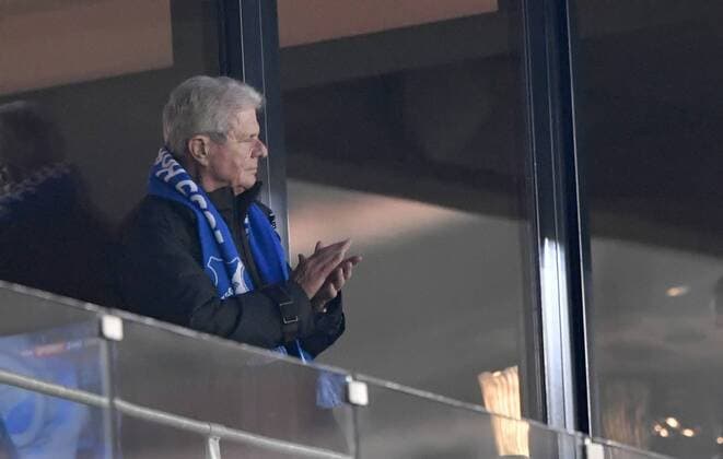 Dietmar Hopp Investor Mäzen TSG 1899 Hoffenheim auf Tribüne Gestik, Geste klatscht Beifall TSG 1899 Hoffenheim vs Istanbul BB Medipol Basaksehir Europa League 19.10.2017 TSG 1899 Hoffenheim vs Istanbul BB Medipol Basaksehir