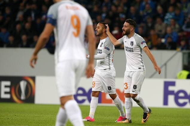 Fussball Europa League: TSG 1899 Hoffenheim - Istanbul Basaksehir, Gruppe C am 19.10.2017 in der Wirsol Rhein Neckar Arena, xmdx, Kerim Frey (29, Istanbul Basaksehir) links vergibt torchance TSG 1899 Hoffenheim - Istanbul Basaksehir