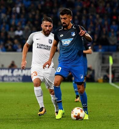19.10.2017, xfux, Fussball Europa League, TSG 1899 Hoffenheim - Istanbul Basaksehir FK, emspor , v.l. Tunay Torun (Istanbul Basaksehir FK), Kerem Demirbay (1899 Hoffenheim) Sinsheim