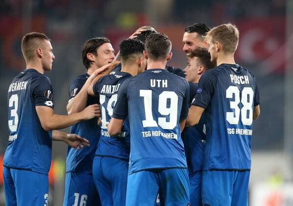Fussball Europa League: TSG 1899 Hoffenheim - Istanbul Basaksehir, Gruppe C am 19.10.2017 in der Wirsol Rhein Neckar Arena, xmdx, 1-0 per kopfball durch Benjamin HUEBNER HÜBNER (21, 1899 Hoffenheim) gegen Mert Günok Guenok (34, Goalkeeper, Istanbul Basaksehir) , torjubel TSG 1899 Hoffenheim - Istanbul Basaksehir