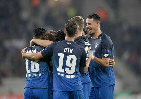 TOR zum 1:0 durch Benjamin Hübner TSG 1899 Hoffenheim Torjubel TSG 1899 Hoffenheim vs Istanbul BB Medipol Basaksehir Europa League 19.10.2017 TSG 1899 Hoffenheim vs Istanbul BB Medipol Basaksehir
