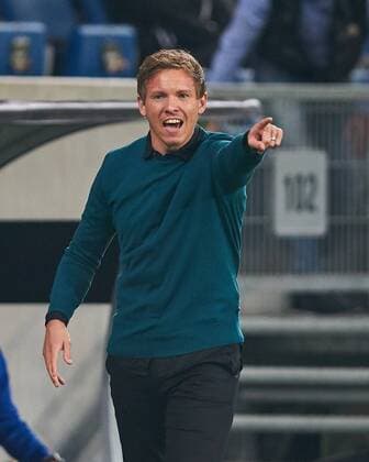 Julian NAGELSMANN, Chef-Trainer TSG Hoffenheim, gestikuliert und gibt Anweisungen, Aktion, Einzelbild, Einzelaktion, Gestik, Geste, Mimik, Handbewegung, zeigen, deuten TSG 1899 HOFFENHEIM - ISTANBUL Basaksehir Gruppe C, Fussball UEFA EURO EM Europameisterschaft Fussball League, Hoffenheim, 19.10.2017 EL Saison 2017 2018