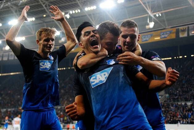 Torjubel des Torschuetzen Nadiem Amiri (TSG 1899 Hoffenheim), Jubel und Freude bei Pavel Kaderabek (TSG 1899 Hoffenheim) und Dennis Geiger (TSG 1899 Hoffenheim), Stefan Posch (TSG 1899 Hoffenheim). Deutschland, Sinsheim: Fussball, UEFA Europa League, Matchday 3: TSG 1899 Hoffenheim vs Istanbul Basaksehir am 19.10.2017, Rhein-Neckar-Arena.