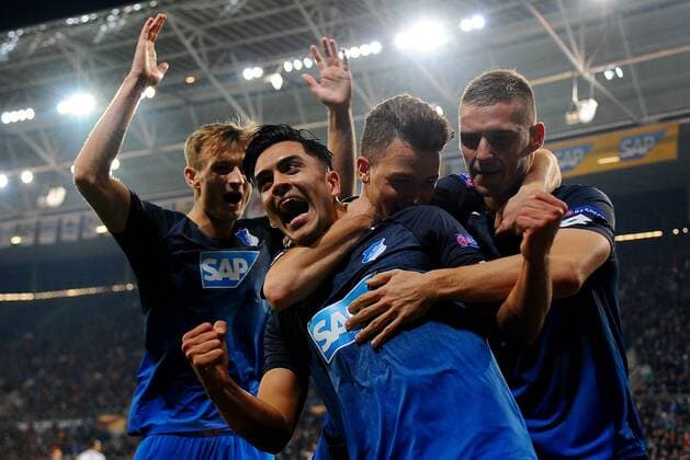 Torjubel des Torschuetzen Nadiem Amiri (TSG 1899 Hoffenheim), Jubel und Freude bei Pavel Kaderabek (TSG 1899 Hoffenheim) und Dennis Geiger (TSG 1899 Hoffenheim), Stefan Posch (TSG 1899 Hoffenheim). Deutschland, Sinsheim: Fussball, UEFA Europa League, Matchday 3: TSG 1899 Hoffenheim vs Istanbul Basaksehir am 19.10.2017, Rhein-Neckar-Arena.