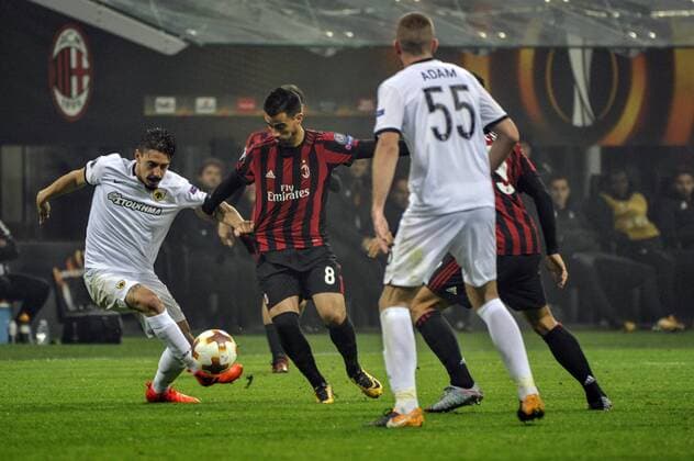 19th October 2017, San Siro, Milan, Italy; Suso of Milan competes for the ball with Andr& xe9; Simones of Aek Athens during the UEFA Europa League football, AC Milan versus AEK Athens;  ActionPlus11941560