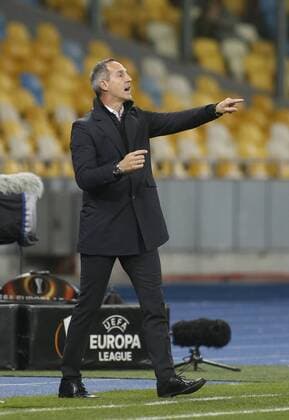 October 19, 2017 - Young Boys head coach Adi Huetter reacts the UEFA Europa League Group B soccer match between FC Dynamo Kyiv and FC Young Boys at the NSK Olimpiyskyi in Kyiv, Ukraine, October 19, 2017. The UEFA Europa League Group B soccer match between FC Dynamo Kyiv and FC Young Boys at the NSK Olimpiyskyi in Kyiv. - ZUMAs334 80533762st Copyright: xAnatoliixStepanovx