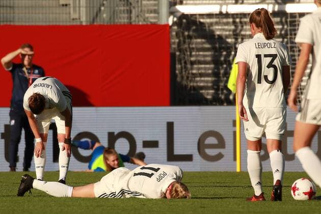 20.10.2017, xavx, Fussball WM Qualifikation Frauen, Deutschland - Island, emspor, v.l. Alexandra Popp (Deutschland Germany) Wiesbaden