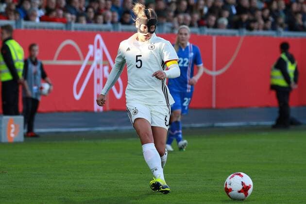 20.10.2017, xavx, Fussball WM Qualifikation Frauen, Deutschland - Island, emspor, v.l. Babett Peter (Deutschland Germany) Wiesbaden