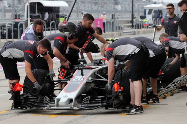 20.10.2017 - Free Practice 1, Kevin Magnussen (DEN) Haas F1 Team VF-17 United States Grand Prix, Austin 19 - 22 October 2017 20.10.2017 - Free Practice 1, Kevin Magnussen (DEN) Haas F1 Team VF-17 
