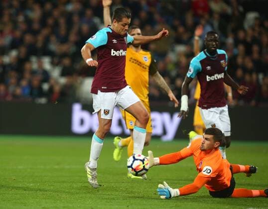 October 20, 2017 - London, England, United Kingdom - Brighton & Hove Albion s Matthew Ryan saves from West Ham United s Manuel Lanzini.during Premier League match between West Ham United against Brighton and Hove Albion at The London Stadium, Queen Elizabeth II Olympic Park, London, Britain - 20 Oct 2017 West Ham United v Brighton and Hove Albion - Premier League  - ZUMAn230 20171020_zaa_n230_341 Copyright: xKieranxGalvinx