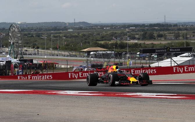 20.10.2017 - Free Practice 2, Daniel Ricciardo (AUS) Red Bull Racing RB13 United States Grand Prix, Austin 19 - 22 October 2017 20.10.2017 - Free Practice 2, Daniel Ricciardo (AUS) Red Bull Racing RB13 