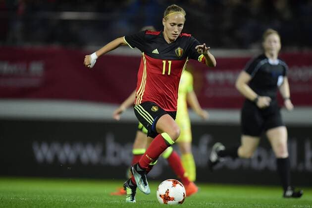 LEUVEN, BELGIUM - OCTOBER 20 : Janice Cayman forward of Belgium is attacking during the Women s 2019 World Cup Qualifier Group F match between Belgium and Romania at the Den Dreef Stadium on October 20, 2017 in Leuven, Belgium, 20 10 2017 FOOTBALL : Belgique vs Roumanie - Qualification Coupe du Monde Femine 2019 - 21 10 2017 PhotoNews Panoramic 