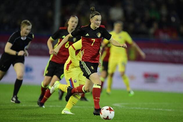 LEUVEN, BELGIUM - OCTOBER 20 : Elke Van Gorp forward of Belgium is attacking during the Women s 2019 World Cup Qualifier Group F match between Belgium and Romania at the Den Dreef Stadium on October 20, 2017 in Leuven, Belgium, 20 10 2017 FOOTBALL : Belgique vs Roumanie - Qualification Coupe du Monde Femine 2019 - 21 10 2017 PhotoNews Panoramic 