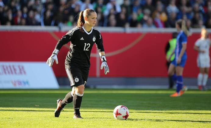 20.10,2017 xcex Wiesbaden, Deutsche Frauen Nationalmannschaft (DFB) Deutschland - Island (WMQ) Laura Benkarth (12, GER)