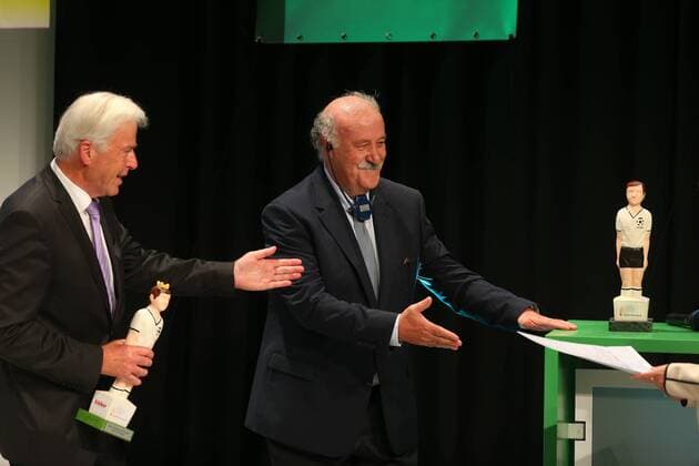 20.10.2017 - Deutsche Akademie für Fussbalkultur - Fussballgala - Verleihung Walter Bensemann Preis 2015 JüRa - Vicente del Bosque (Trainerlegende) ,Rainer Holzschuh, kicker-Herausgeber und Juryvorsitzender