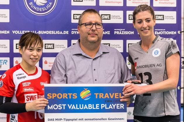 v.li.: An Saita (Schwarz-Weiß Erfurt, 10, Libero) (silberne Medaille), Karolina Bednarova (VC Wiesbaden, 13) (goldene Medaille); Most Valuable Player, Volleyball, 1. Bundesliga Frauen, Schwarz-Weiß Erfurt - 1. VC Wiesbaden,