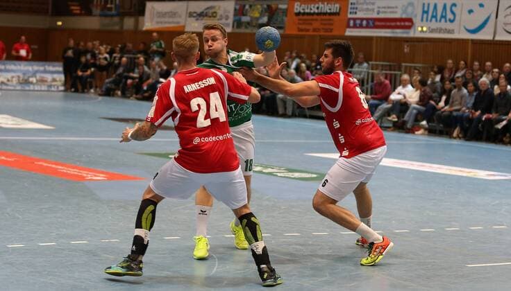 v.li.: Linus Arnesson (Bergischer HC), Patrick Schmidt (DJK Rimpar Wölfe), Leos Petrovsky (Bergischer HC), DKB 2. Handball-Bundesliga, DJK Rimpar Wölfe - Bergischer HC,