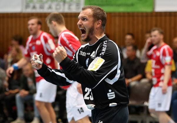 v.li.: Bastian Rutschmann (Bergischer HC) jubelt, DKB 2. Handball-Bundesliga, DJK Rimpar Wölfe - Bergischer HC,