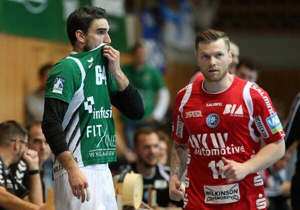 v.li.: Benjamin Herth (DJK Rimpar Wölfe) enttäuscht schauend, Enttäuschung, disappointed, Arnor Thor Gunnarsson (Bergischer HC), DKB 2. Handball-Bundesliga, DJK Rimpar Wölfe - Bergischer HC,