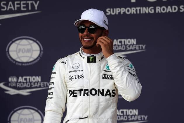 21.10.2017 - Qualifying, Lewis Hamilton (GBR) Mercedes AMG F1 W08 pole position United States Grand Prix, Austin 19 - 22 October 2017 21.10.2017 - Qualifying, Lewis Hamilton (GBR) Mercedes AMG F1 W08 pole position 