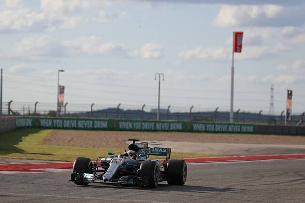 21st October 2017, Circuit of the Americas, Austin, USA; American Formula One Grand Prix, Saturday Qualifying; Lewis Hamilton - Mercedes AMG Petronas F1 Team takes pole and waves to the fans  ActionPlus11942727