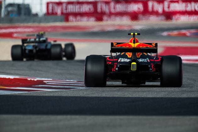 21.10.2017 - Qualifying, Daniel Ricciardo (AUS) Red Bull Racing RB13 United States Grand Prix, Austin 19 - 22 October 2017 21.10.2017 - Qualifying, Daniel Ricciardo (AUS) Red Bull Racing RB13 