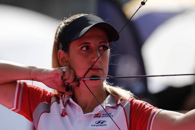 Bogenschießen, WM in Mexiko Turkish Yesim Bostan competes before South Korean Song Yun Soo for the gold medal during the women s composite bow competition of the 2017 World Archery Championships, in Mexico City, Mexico, 21 October 2017. 2017 World Archery Championships in Mexico City !ACHTUNG: NUR REDAKTIONELLE NUTZUNG!  Copyright: xJosexMendezx MEX01 20171022-636442404460637716